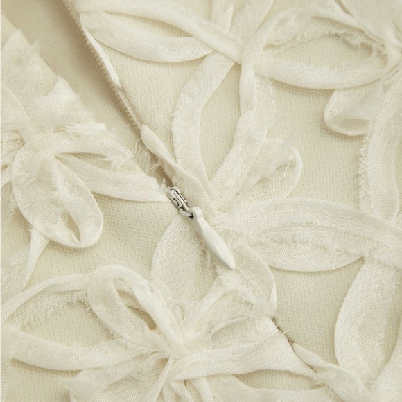 CHIFFON SQUARE NECK TEXTURE FLORAL
CAMI TOP & HIGH RISE MINI SKIRT NEW with tags - Picture 7 of 12